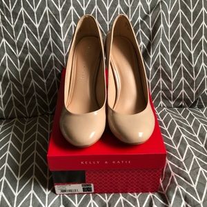 Kelly & Katie Heels, Round Toe - Nude, Size 8